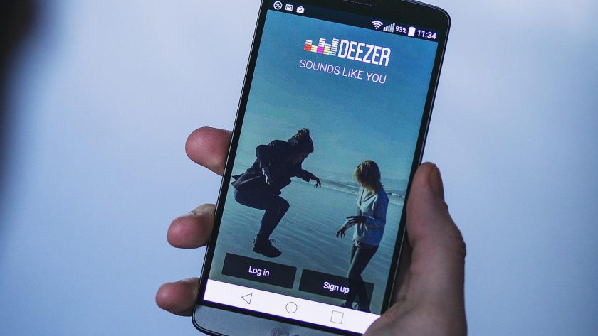 deezer mostrato su un cellulare